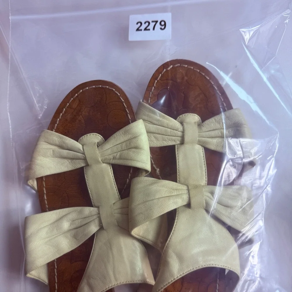 Coach Tracy Ivory Leather Bow Flat Gladiator Sandals Womens‎ Size 7B A8045